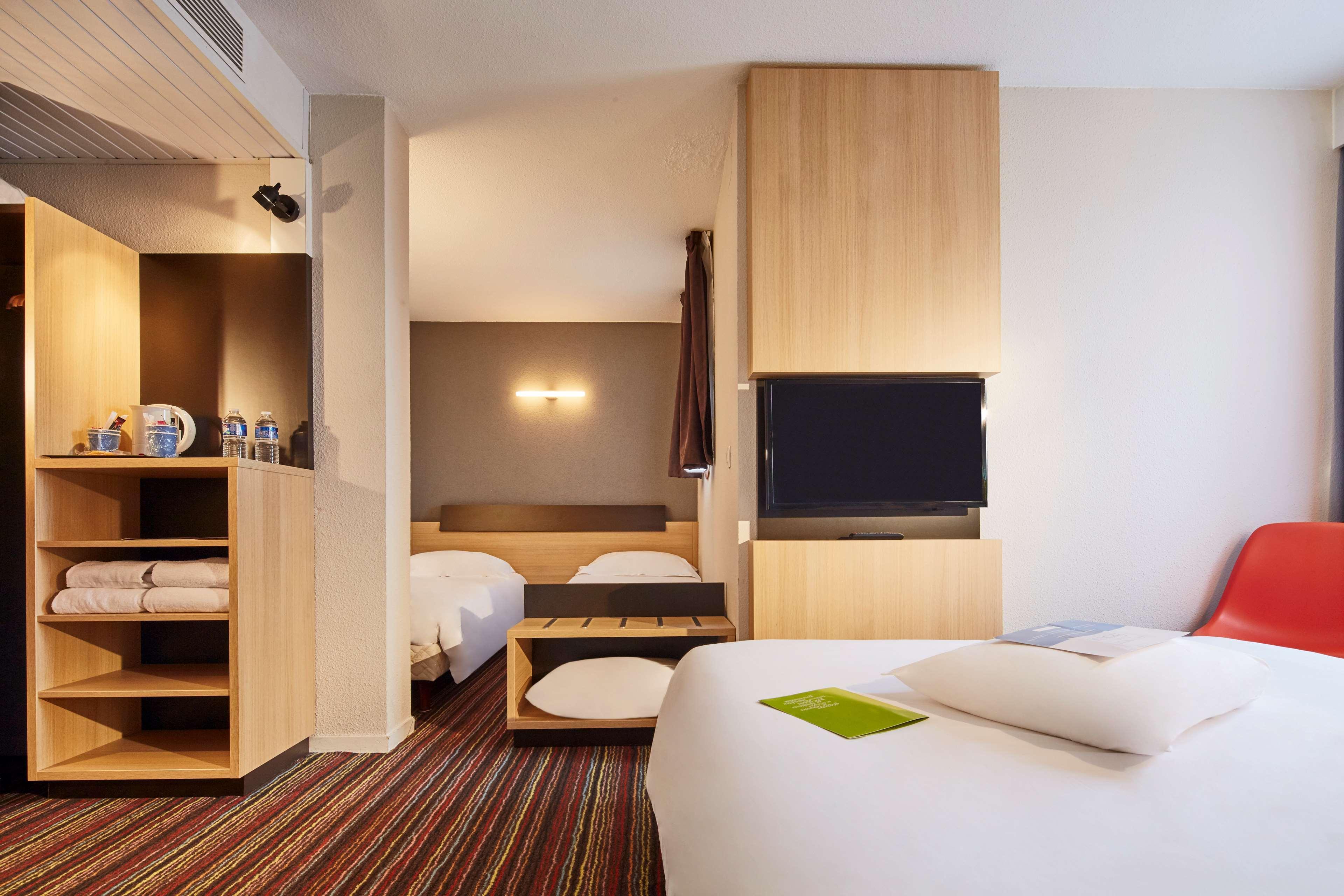 Kyriad Tours Sud - Chambray Les Tours Exterior foto