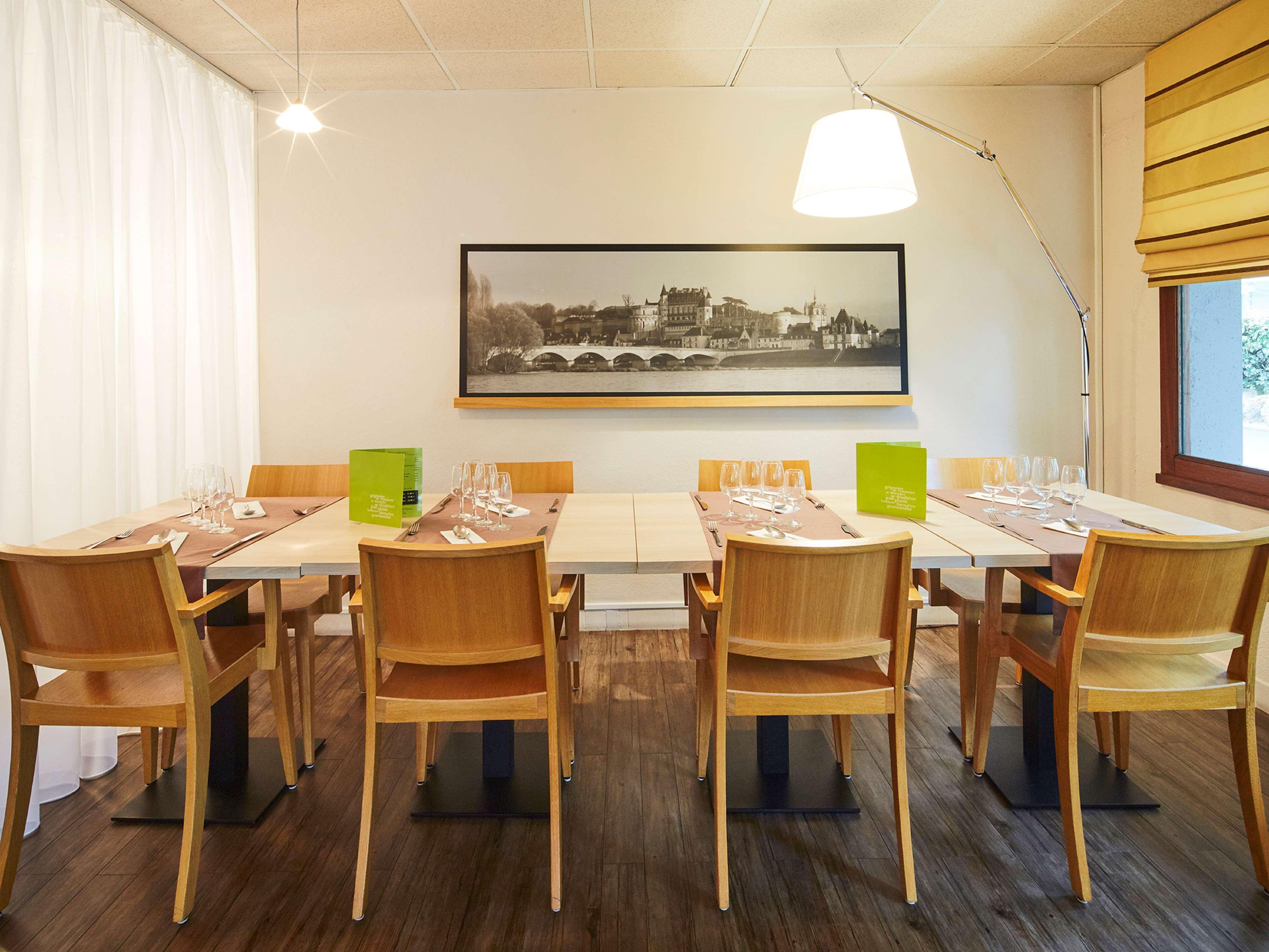 Kyriad Tours Sud - Chambray Les Tours Exterior foto