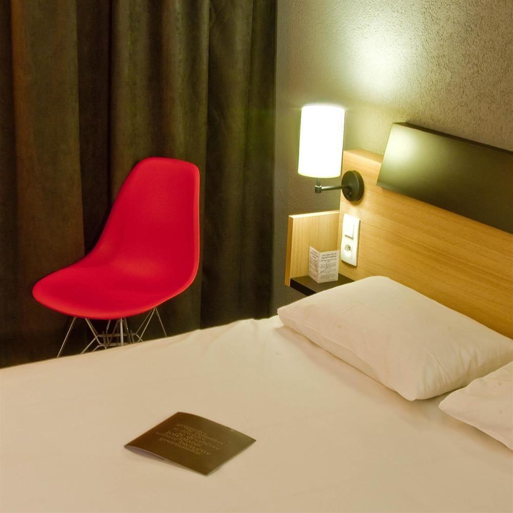 Kyriad Tours Sud - Chambray Les Tours Exterior foto