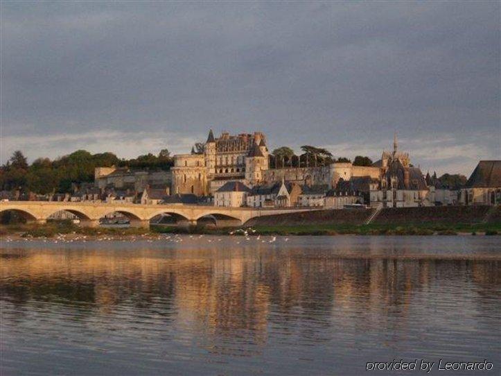 Kyriad Tours Sud - Chambray Les Tours Exterior foto