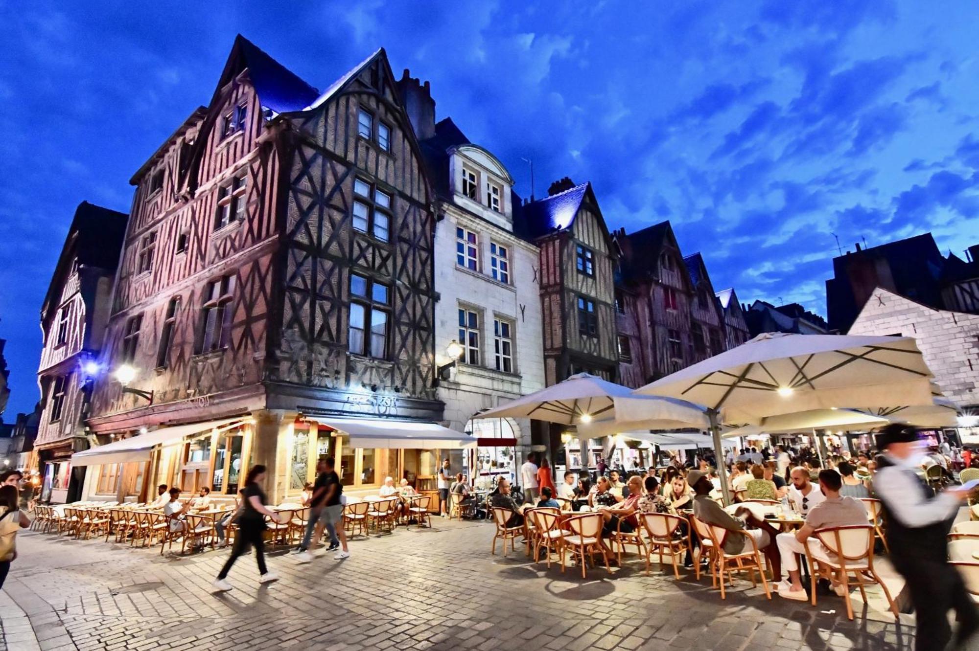 Kyriad Tours Sud - Chambray Les Tours Exterior foto